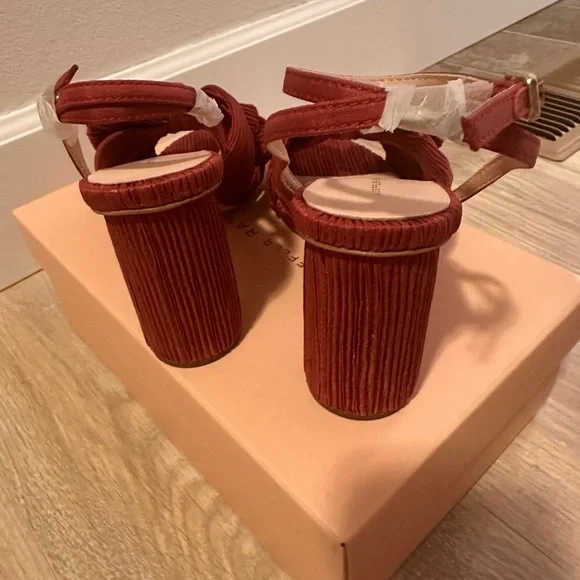 Loeffler Randall Camellia Pleated Bow Heel with Ankle Strap ,Size 8,burgundy. - Picture 7 of 7